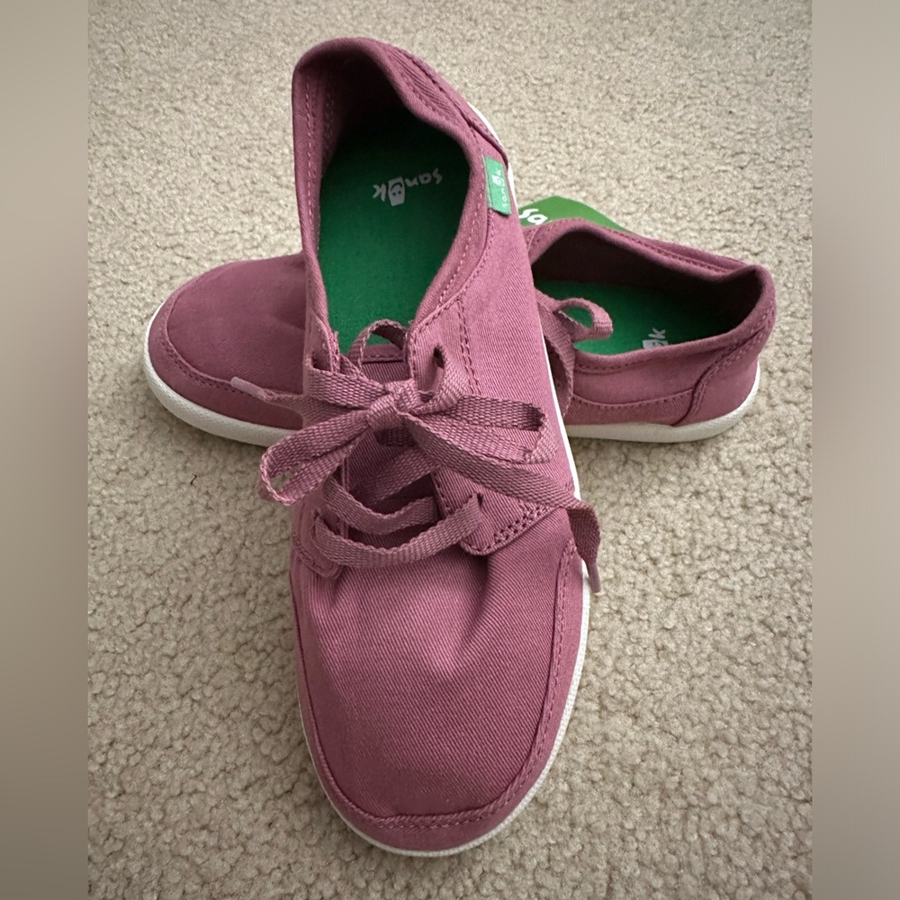 Sanuk youth Lil Vagabond Sneakers big kids BNWT